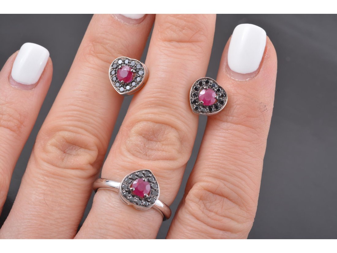 Гарнітур &quot;Серце&quot; з рубінами та чорними діамантами - Багира