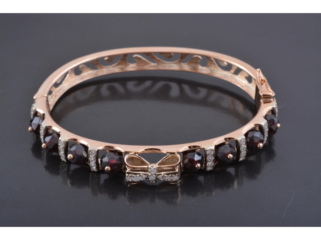 Жіночий браслет з гранатом - Купити