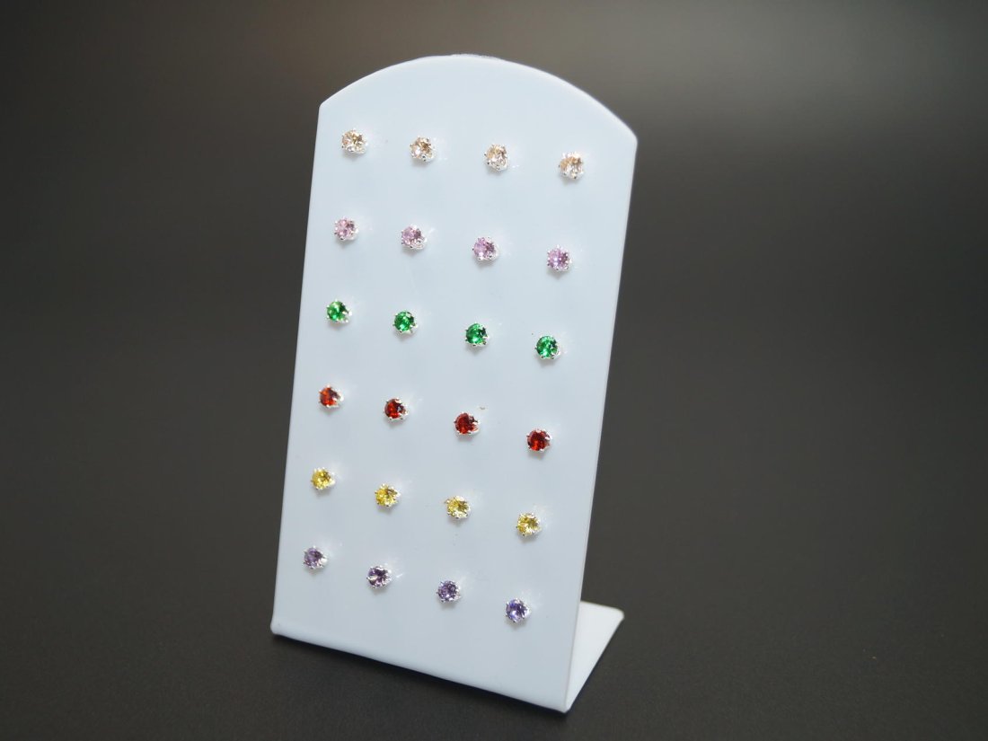 Серкжки-Гвоздики.