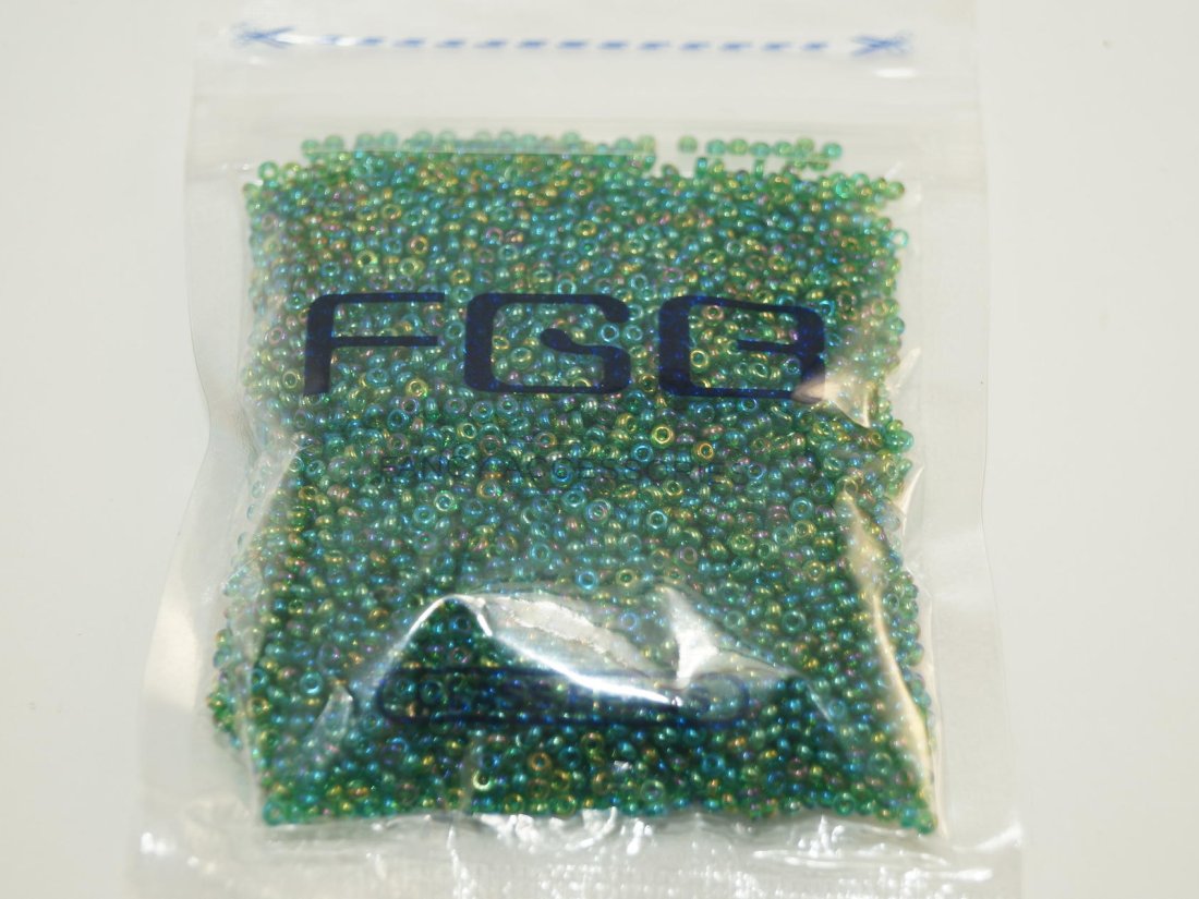 Бісер дрібний каліброванний. - Кристалік