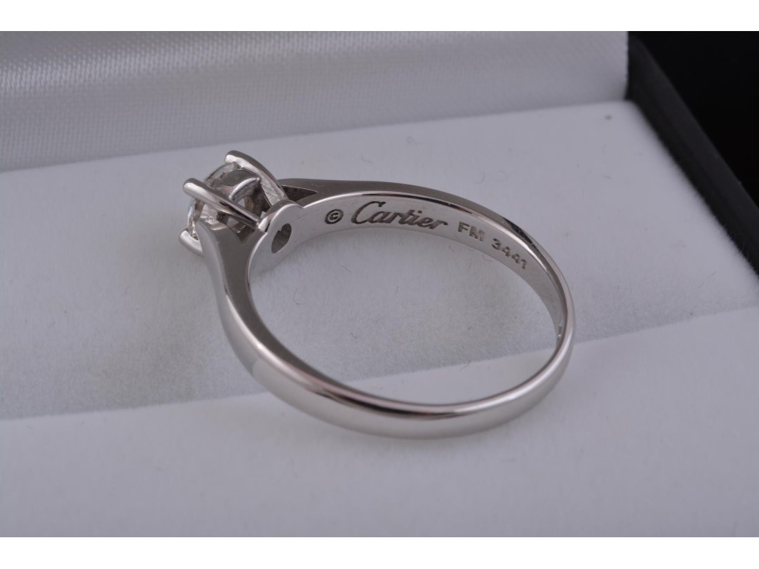 Каблучка заручна з білого золота - Купити