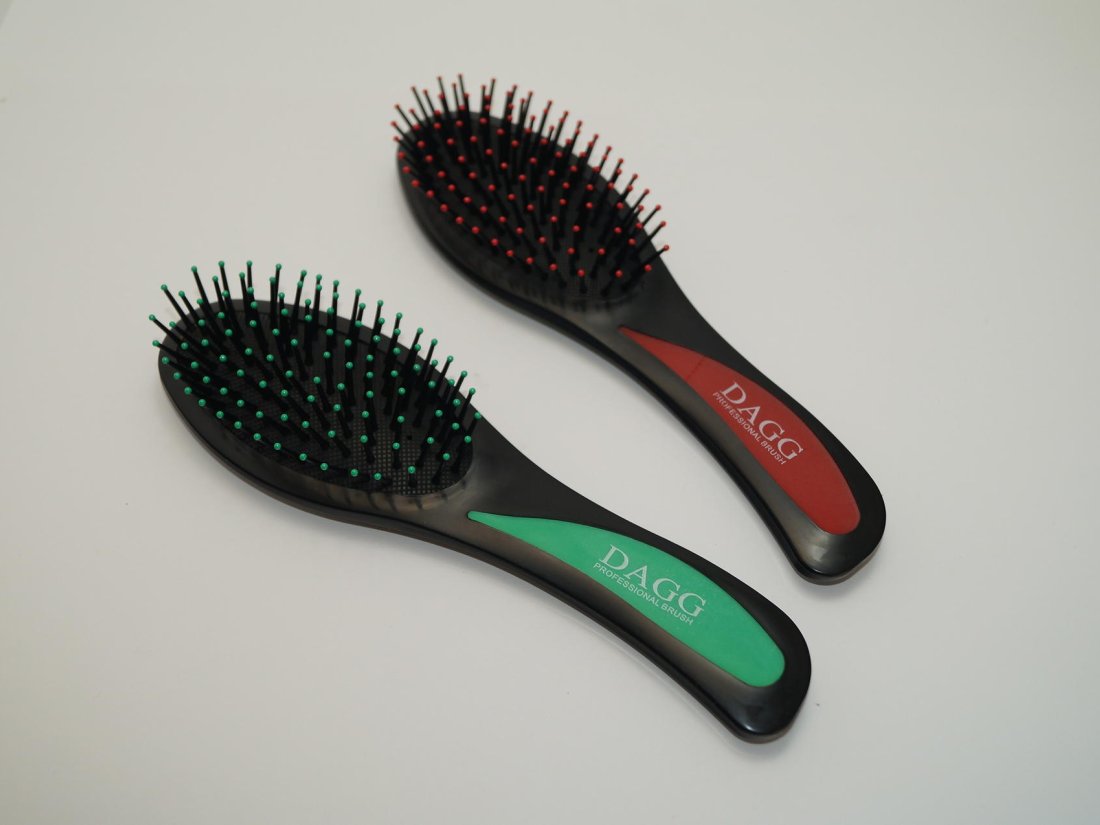 Щітка масажна DAGG 8581N
