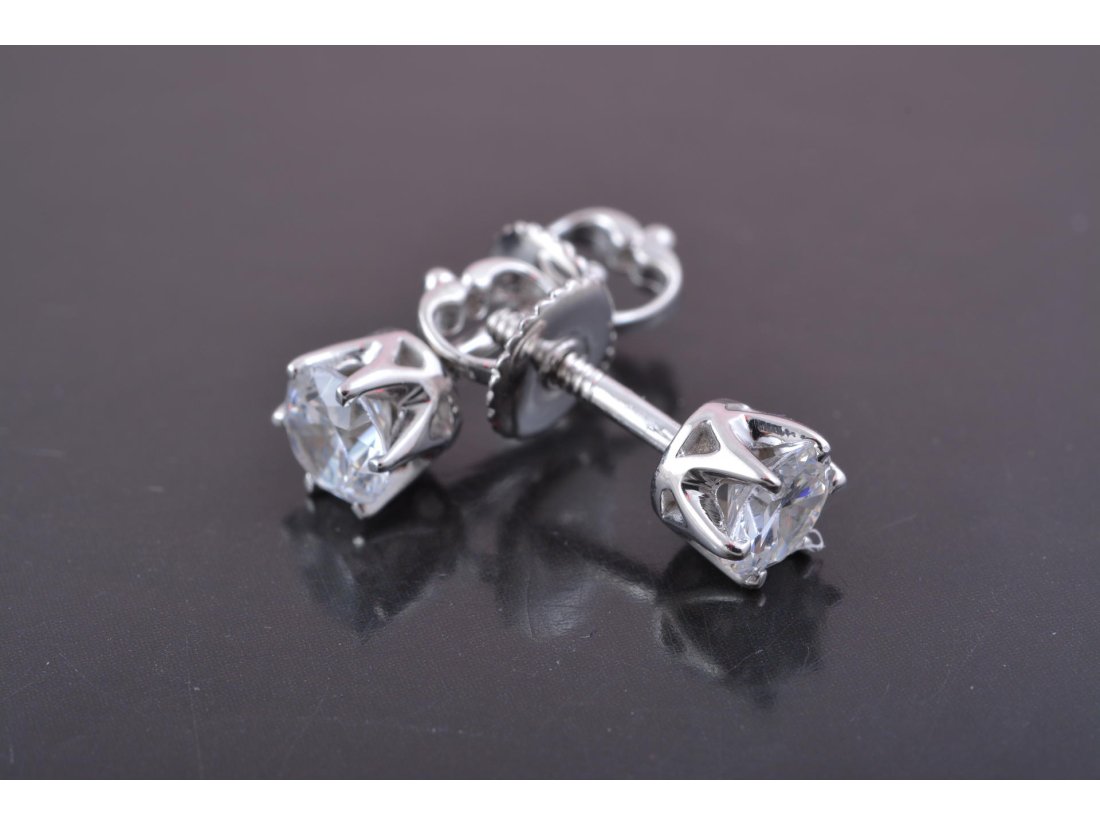 Сережки-пусети