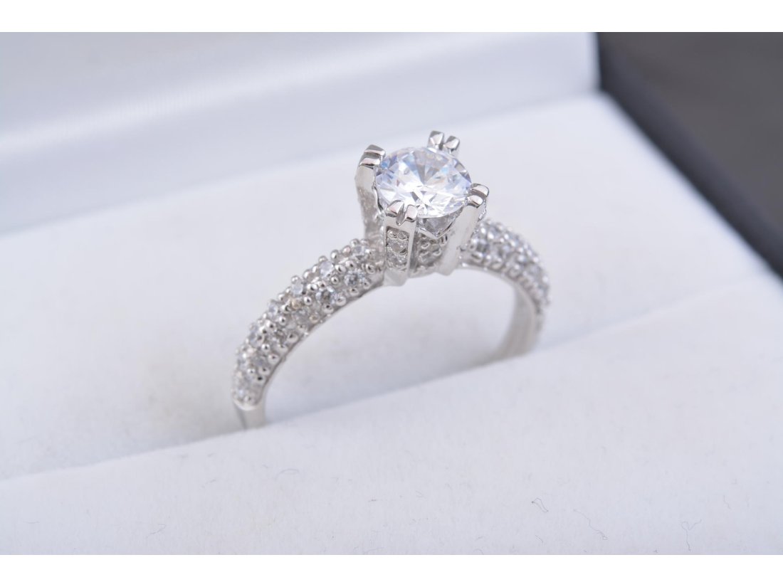 Каблучка жіноча