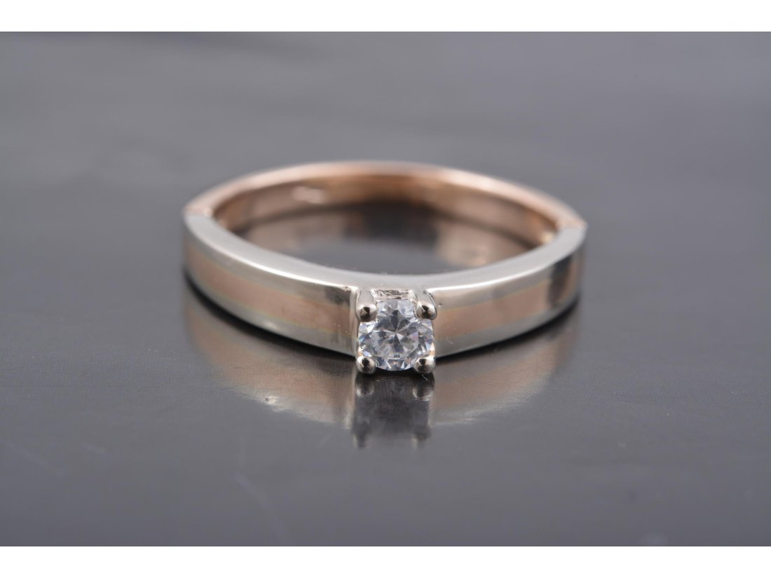 Жіноча каблучка