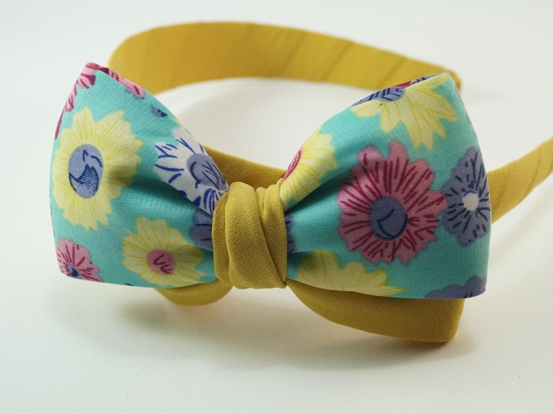 Ободок з бантом.