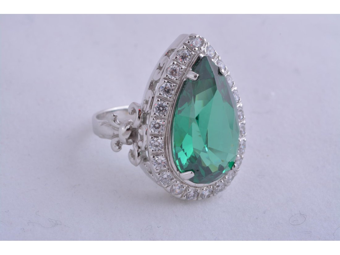 Жіноча каблучка