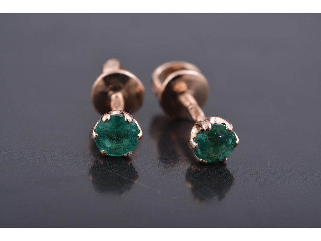Сережки пусети зі смарагдом