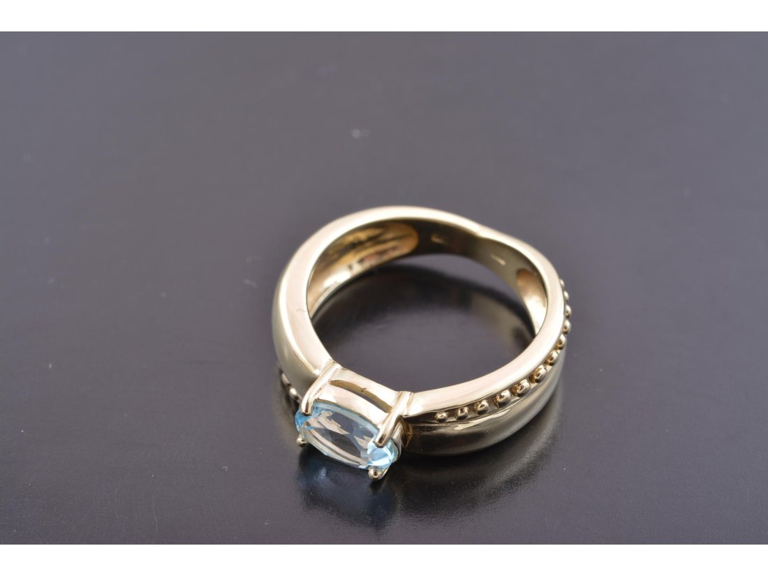 Каблучка з топазом - Купити