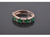 Каблучка зі смарагдами та діамантами