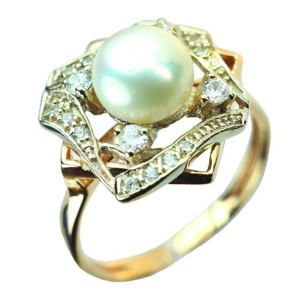 Жіноча каблучка з перлами