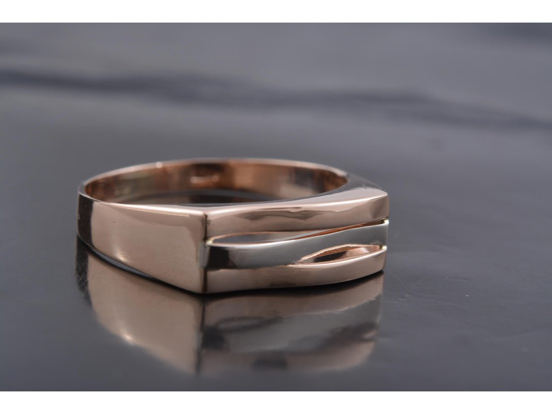 Чоловічий перстень