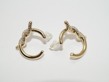 Сережки-гвоздики. - Купити