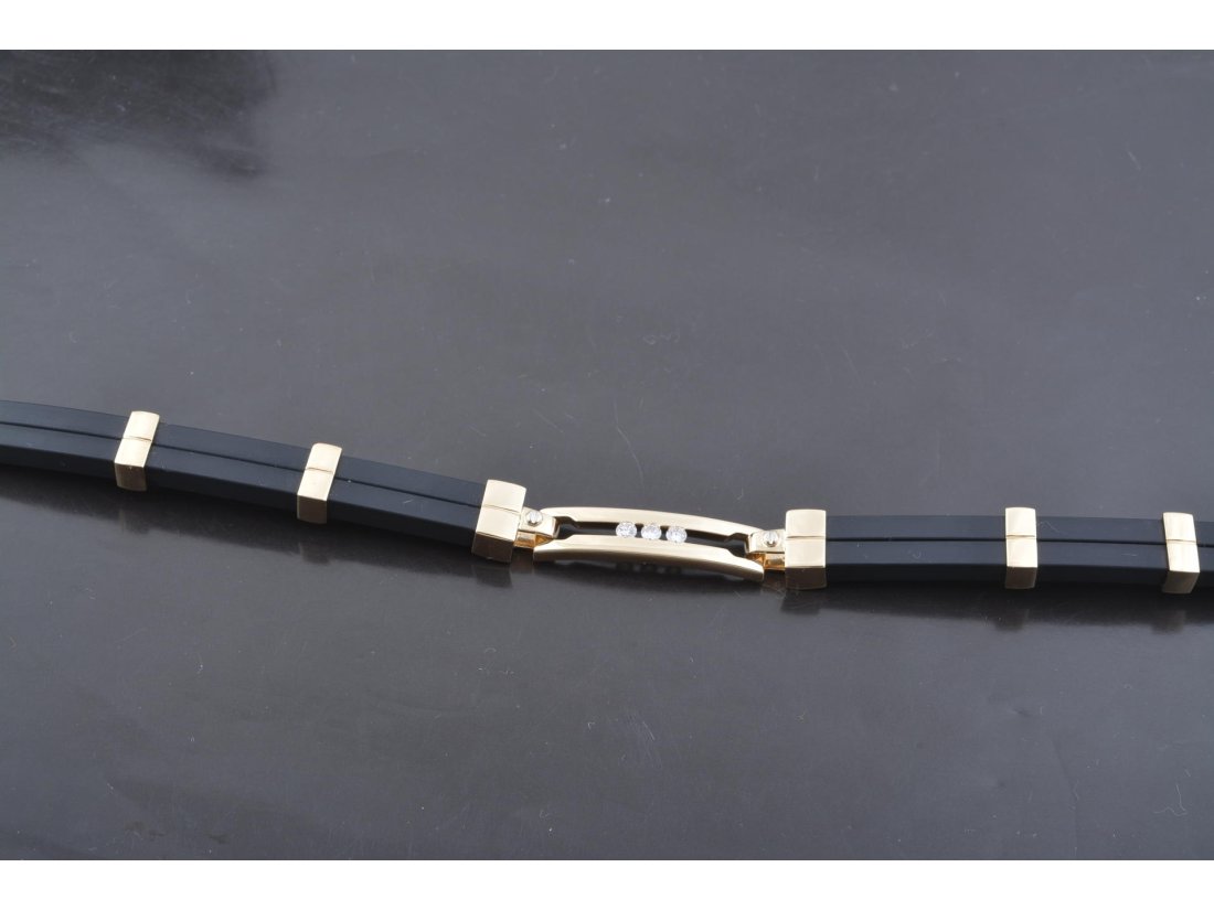 Браслет з каучуком та діамантами