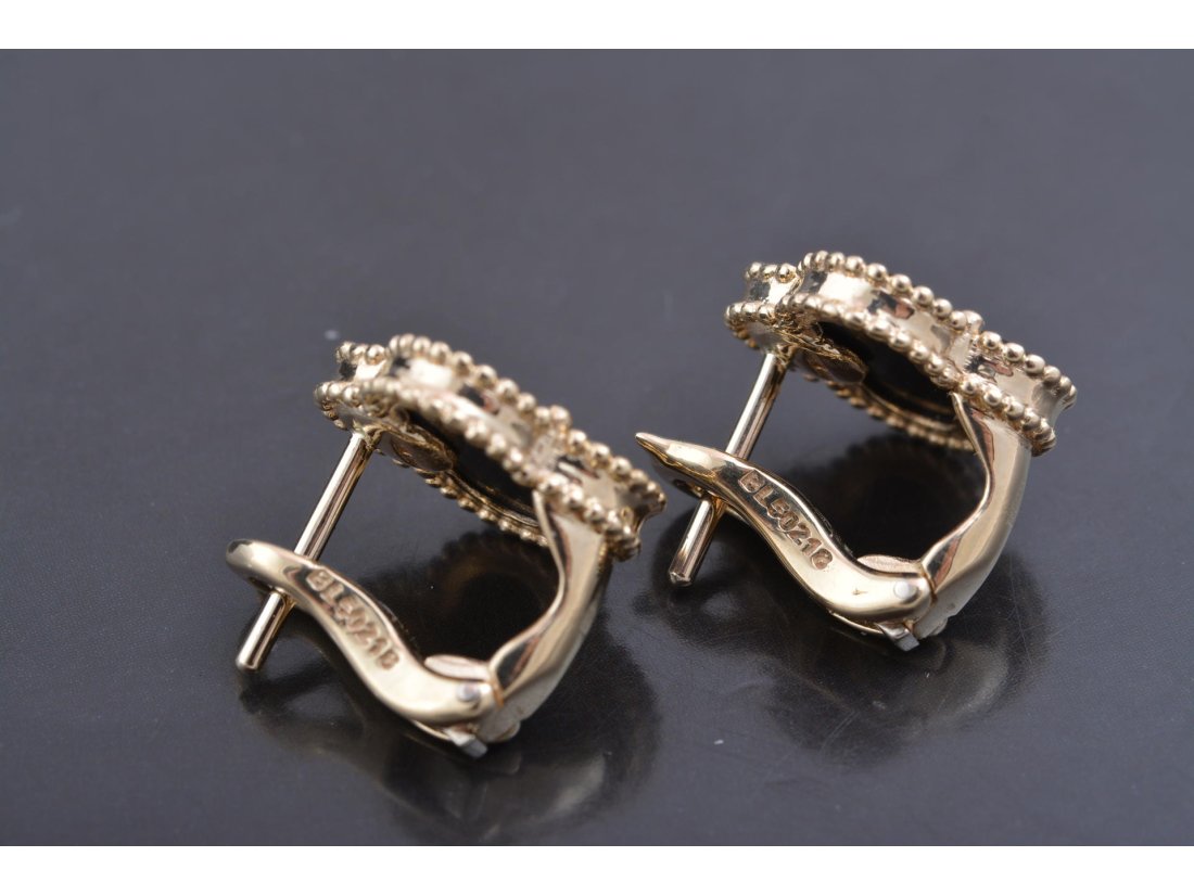 Сережки з чорним оніксом у стилі Van Cleef - Купити