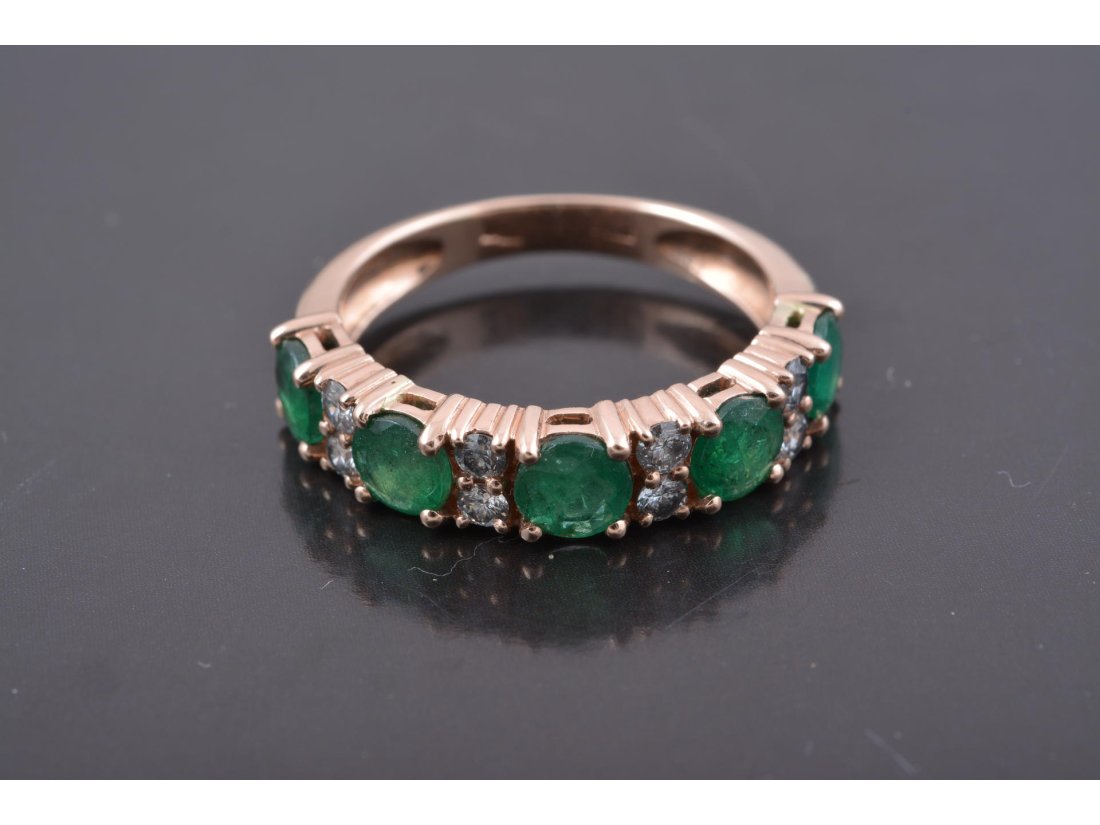 Каблучка зі смарагдами та діамантами - Купити