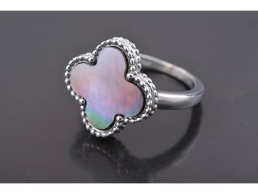 Каблучка з чорним перламутром у стилі Van Cleef & Arpels - Купити