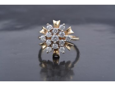 Жіноча каблучка з діамантами - Купити