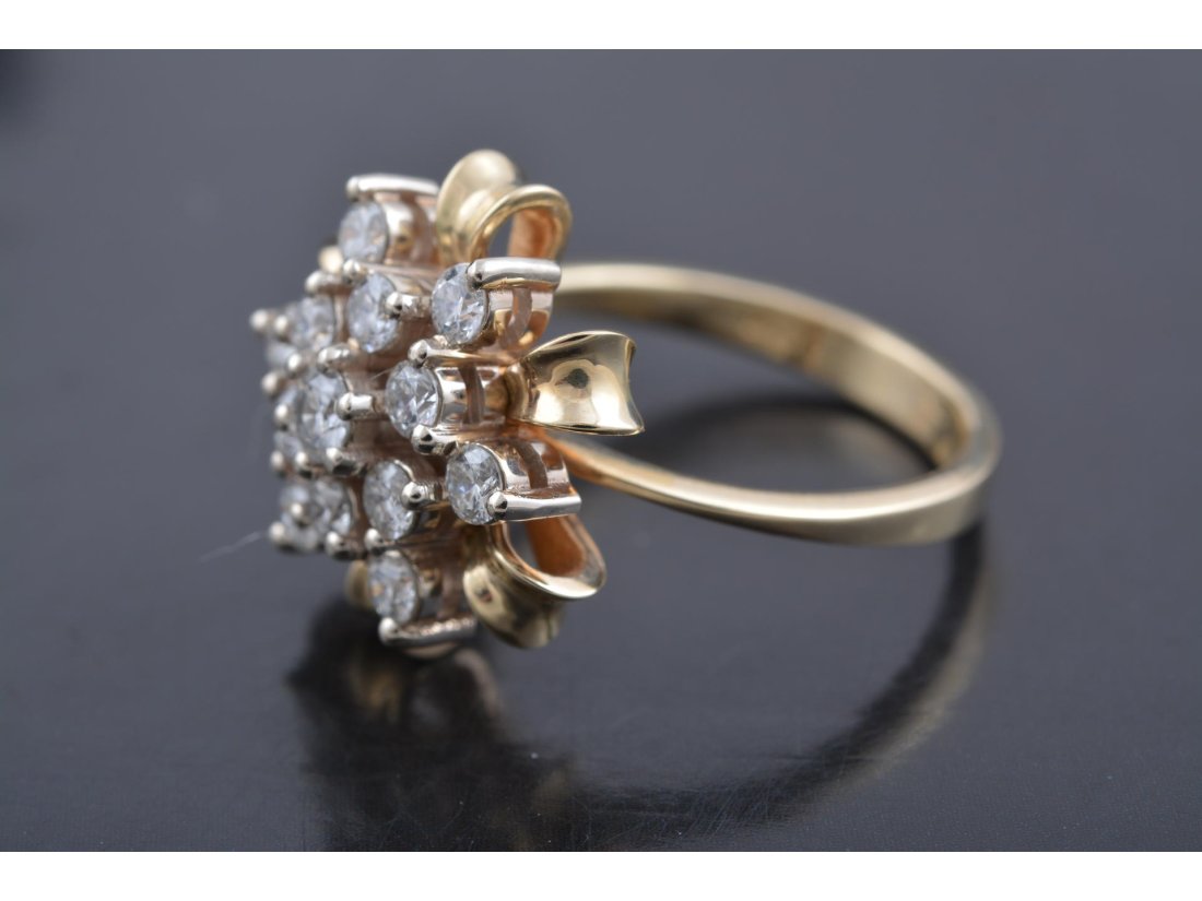 Гарнітур з діамантами