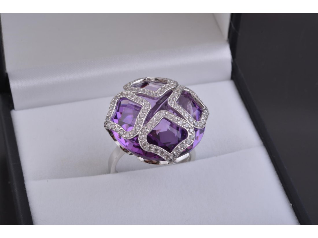 Каблучка в стилі Chopard