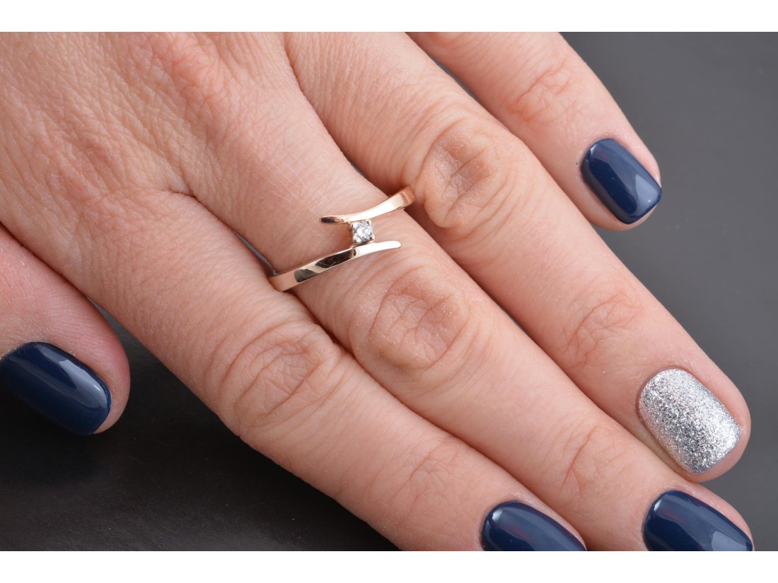 Жіноча каблучка