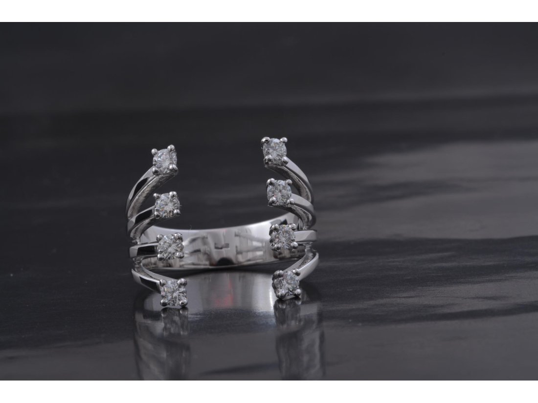 Каблучка з білого золота з діамантами - Багира