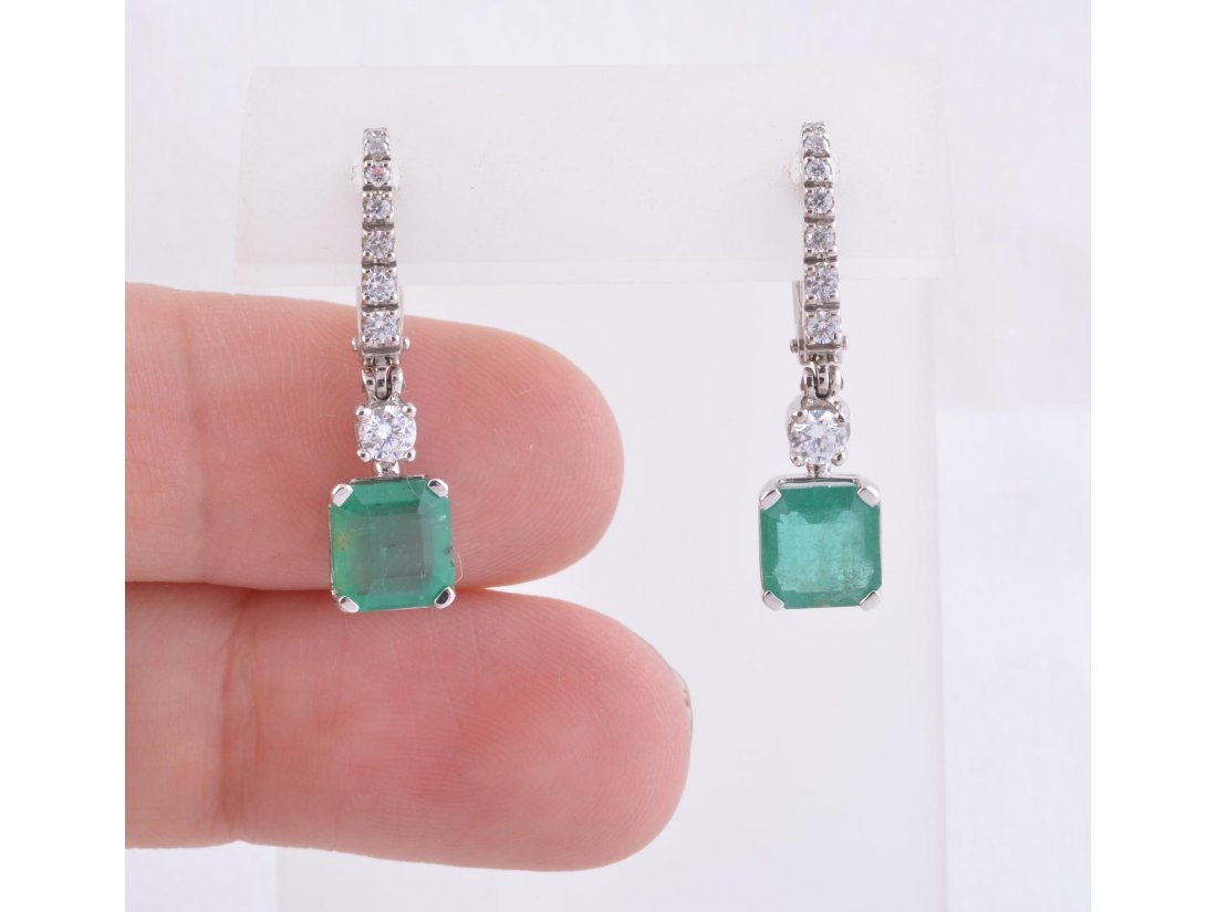Сережки з білого золота зі смарагдами та цирконієм - Багира