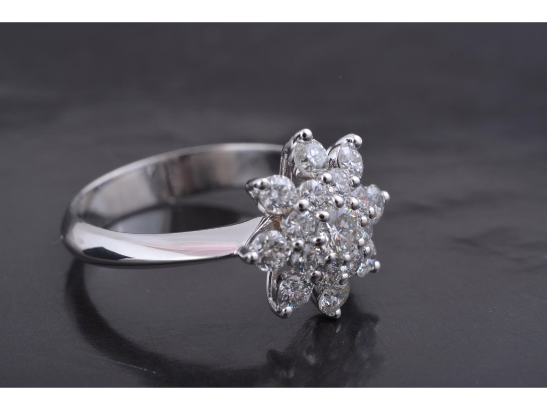 Каблучка з діамантами "Сніжинка" - Купити