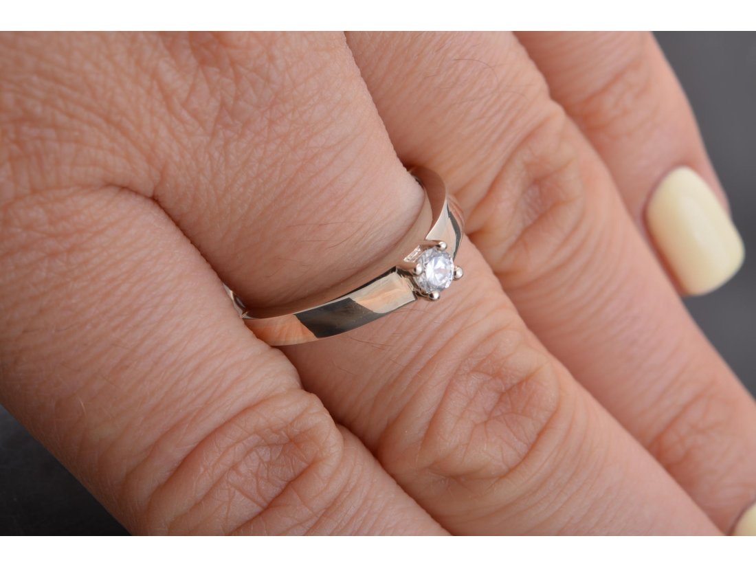 Жіноча каблучка - Купити