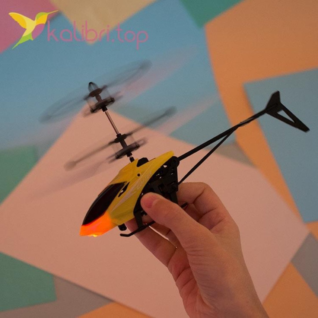 Летающая игрушка вертолет желтый оптом фото 954