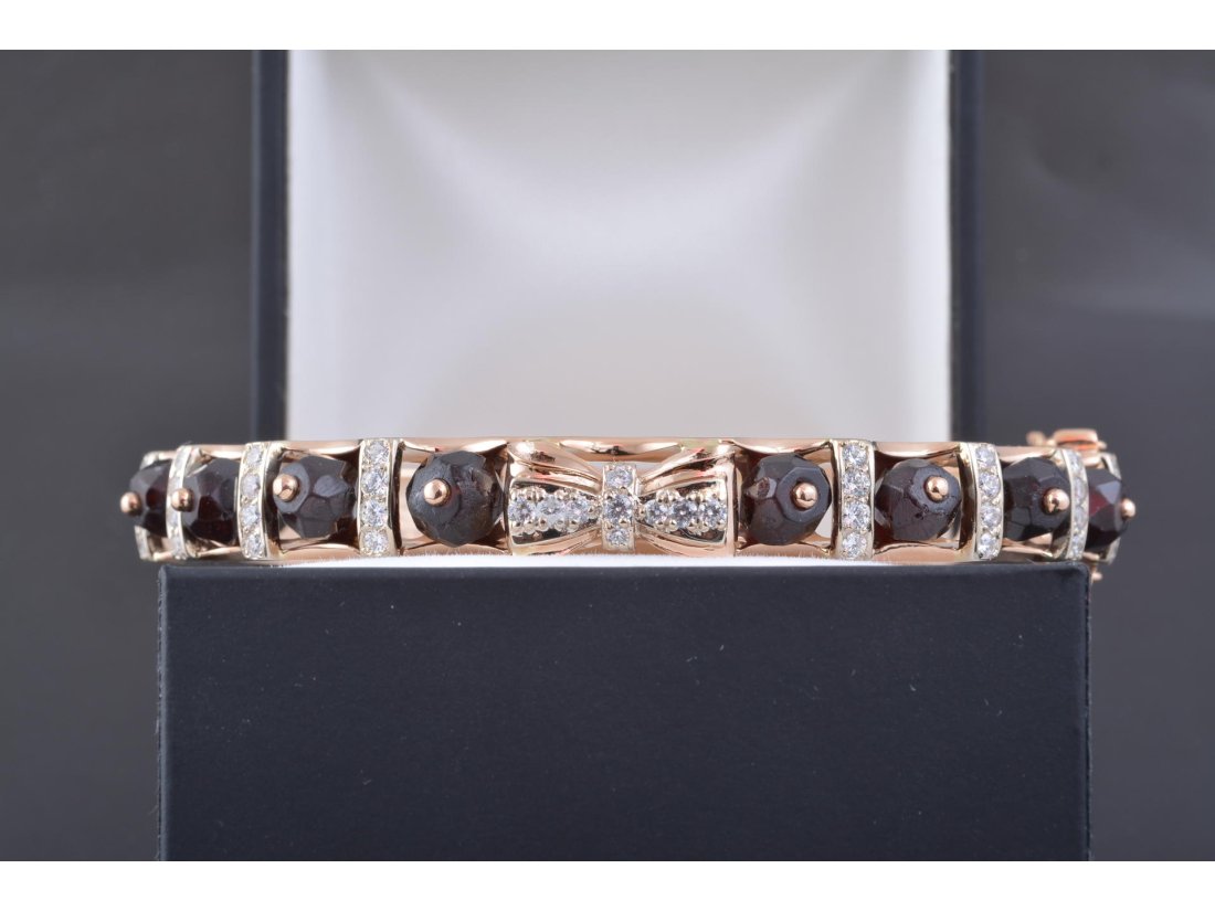 Жіночий браслет з гранатом - Багира