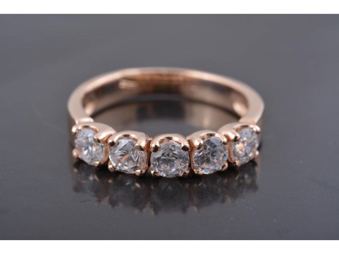 Жіноча каблучка