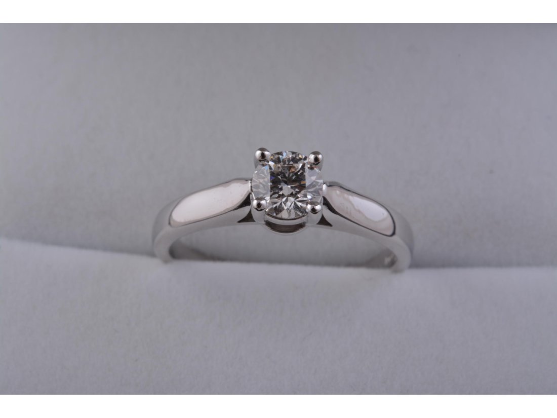 Каблучка заручна з білого золота - Багира