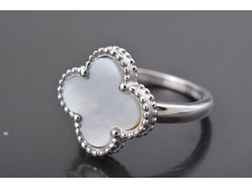 Каблучка з перламутром у стилі Van Cleef & Arpels - Купити