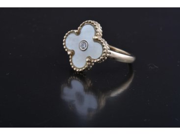 Каблучка чотирилистої квітки у стилі Van Cleef & Arpels - Купити