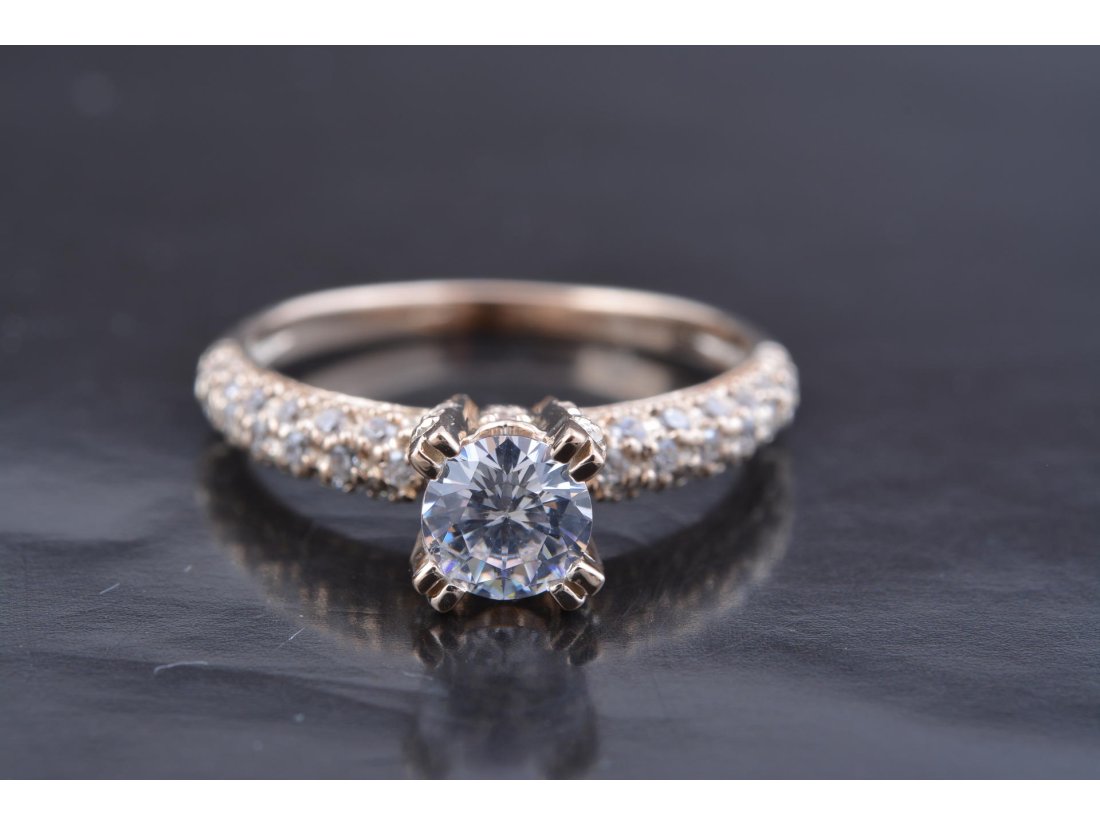 Каблучка жіноча