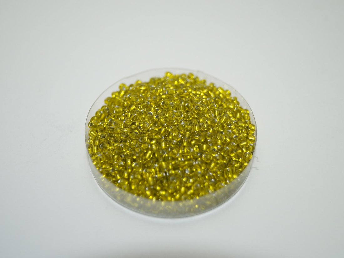 Бісер Дрібнийй Китайський. 450 г. №12/30 Лимонний.