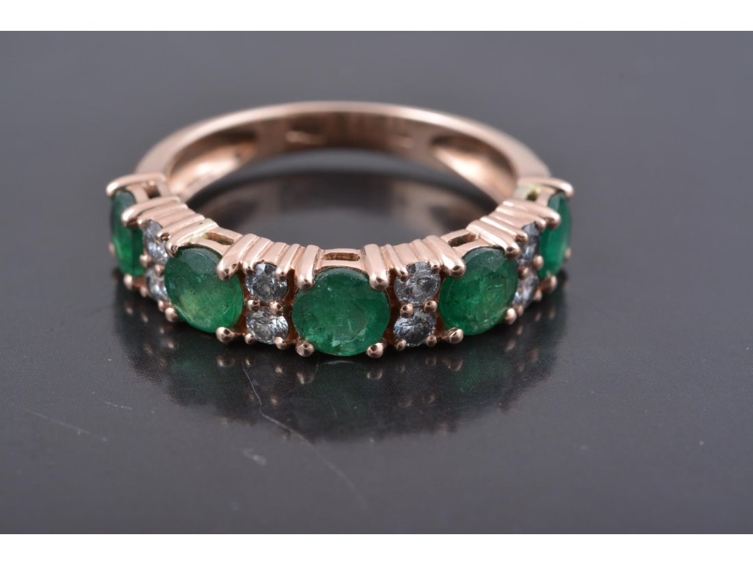 Каблучка зі смарагдами та діамантами