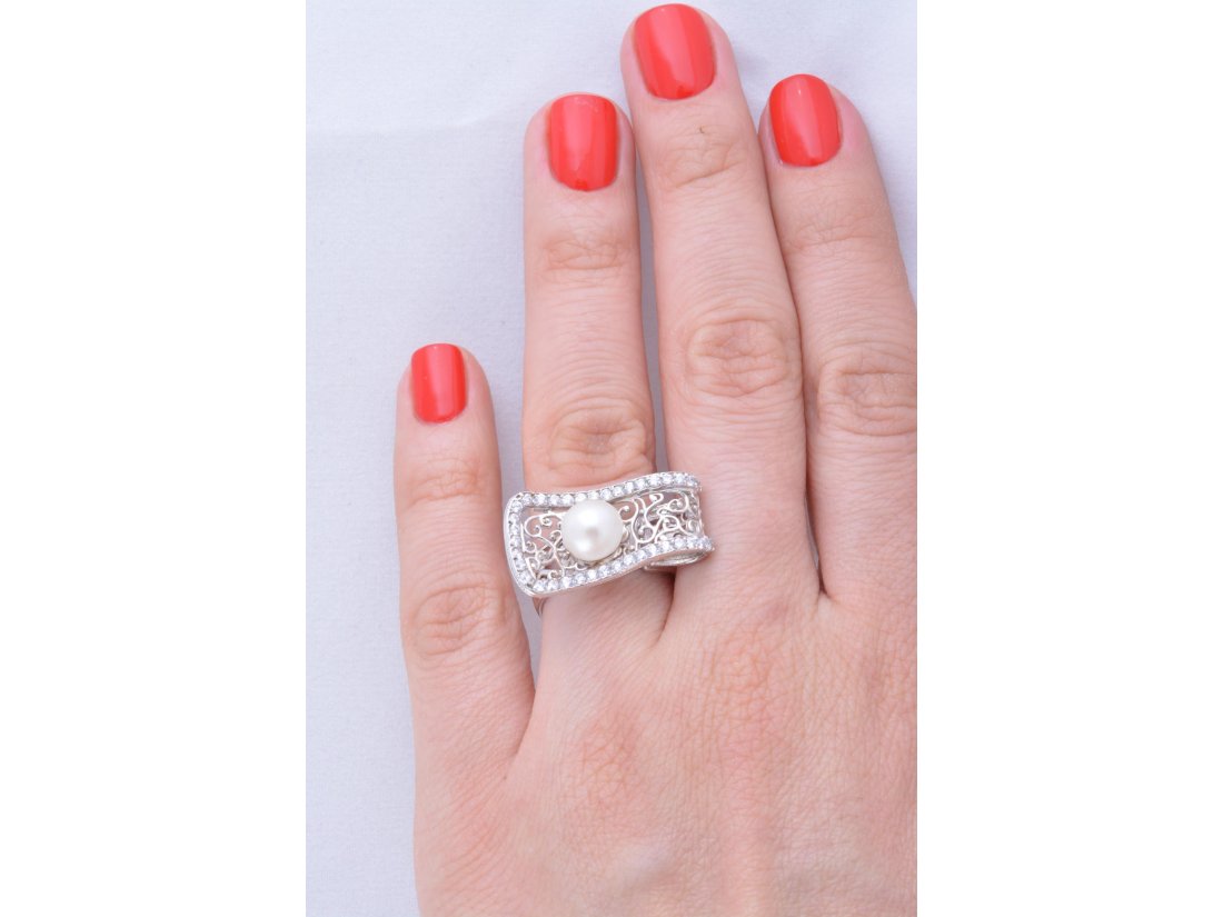 Каблучка жіноча з перлами