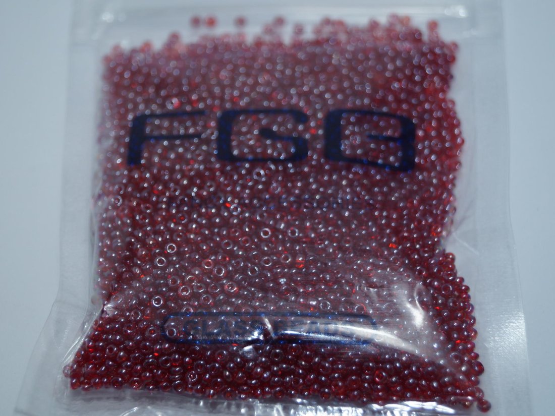 Бісер дрібний каліброванний. - Кристалік