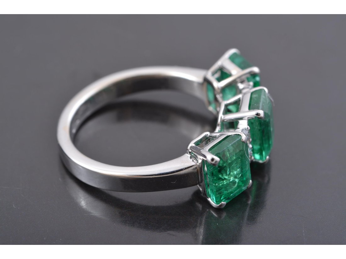 Каблучка з діамантами та смарагдами - Багира