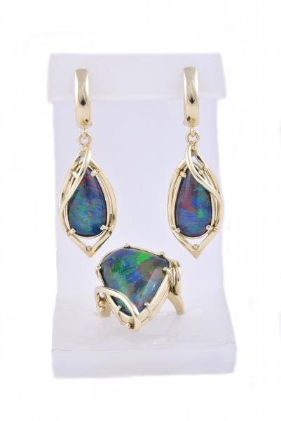 Золотий гарнітур з опалами - Фото1 Золотий гарнітур з опалами