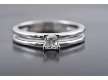 Каблучка з діамантом - Купити