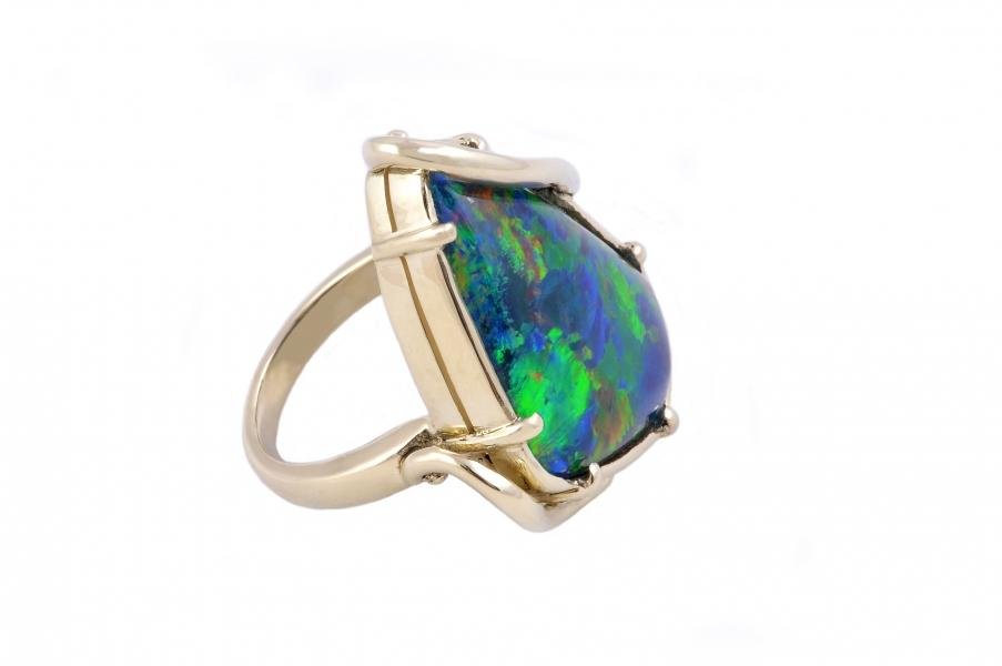 Золотий гарнітур з опалами - Фото3 Золотий гарнітур з опалами - Купити