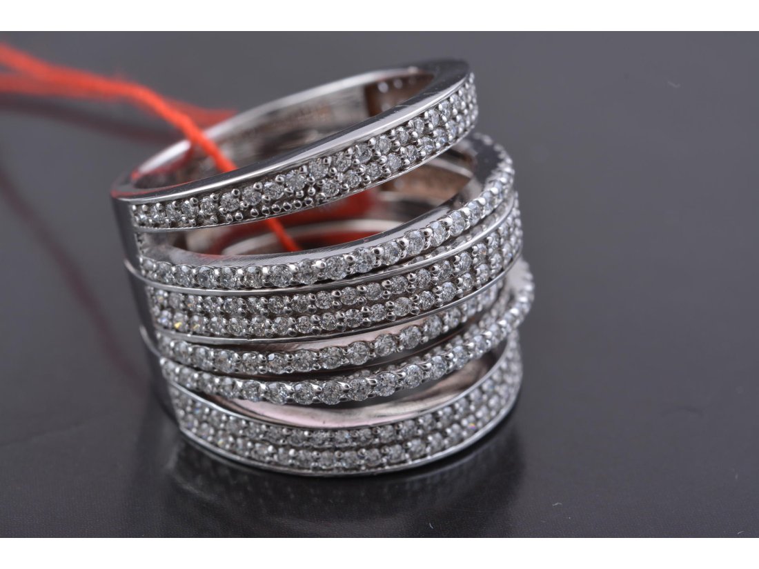 Каблучка з діамантами