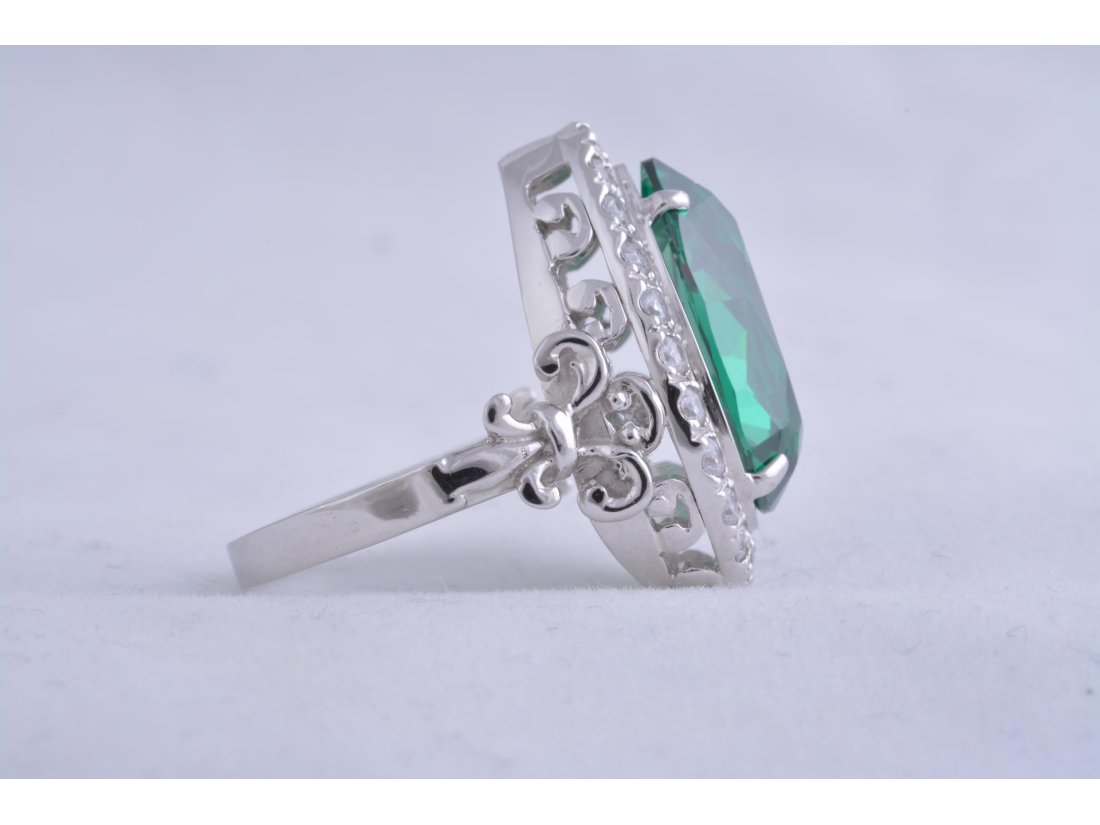 Жіноча каблучка