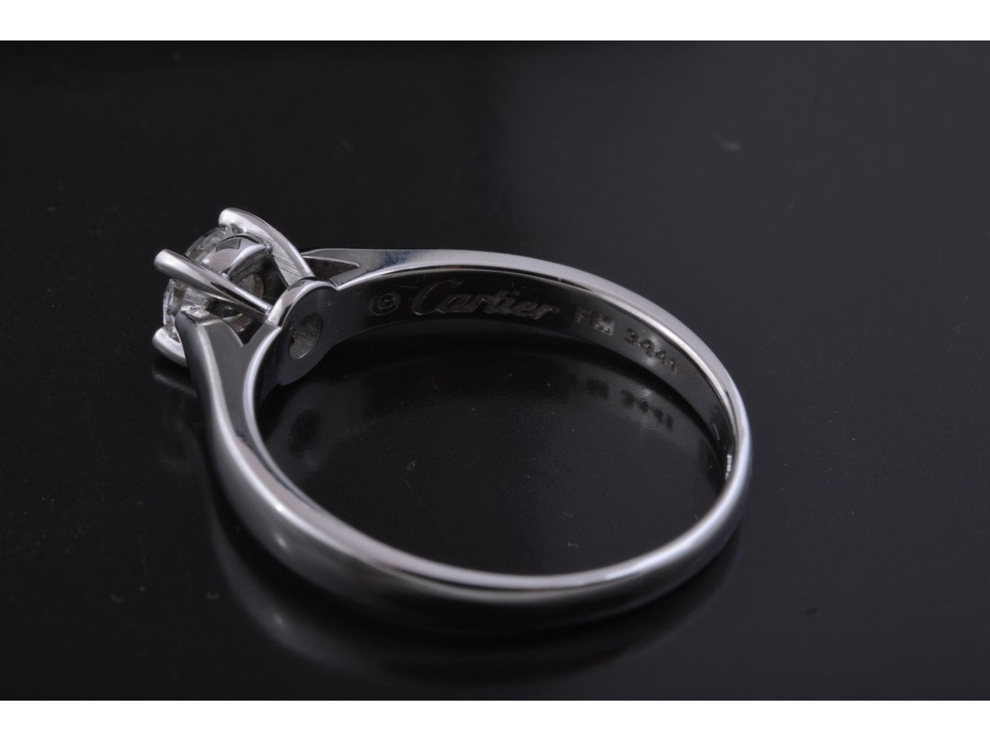 Каблучка заручна з білого золота