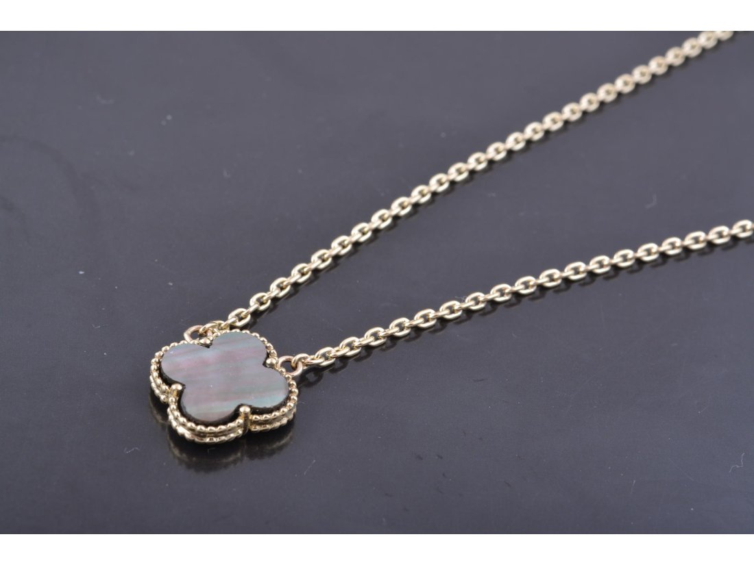 Кольє з чорним перламутром у стилі Van cleef