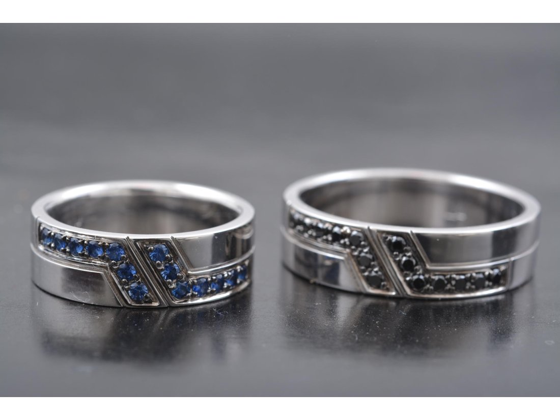 Обручки з діамантами та сапфірами