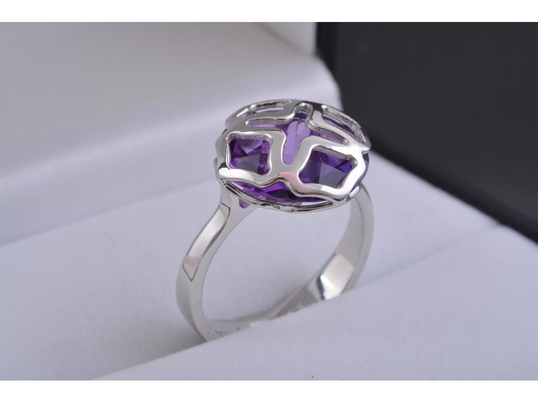 Каблучка з аметистом